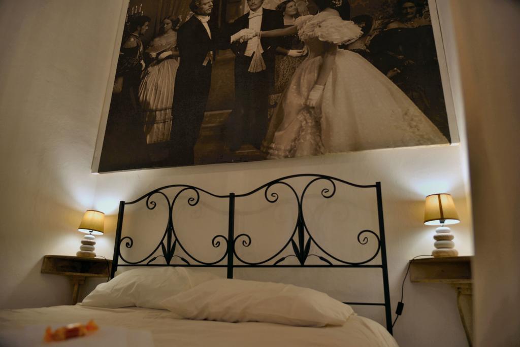 Real Teatro Umberto I Bed and Breakfast Palermo Exteriör bild