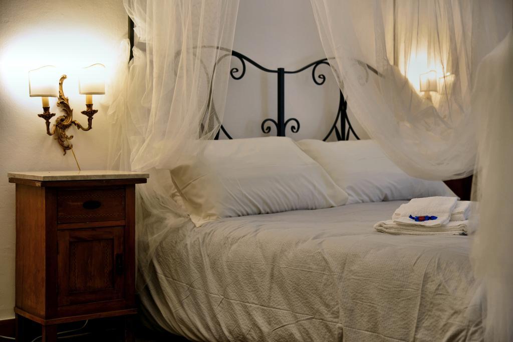 Real Teatro Umberto I Bed and Breakfast Palermo Exteriör bild