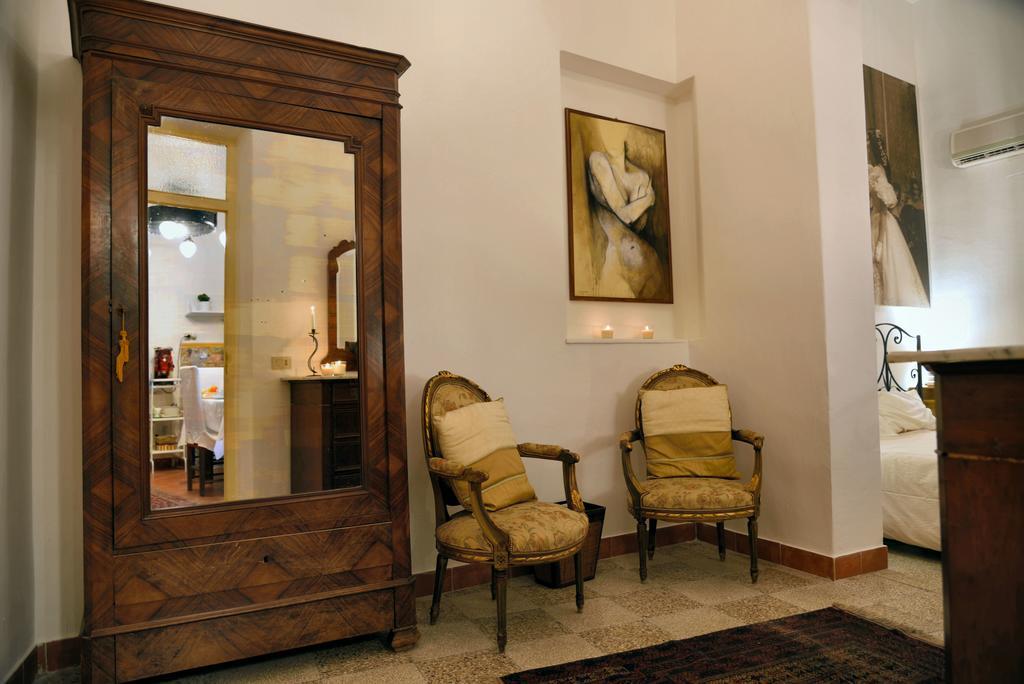 Real Teatro Umberto I Bed and Breakfast Palermo Exteriör bild