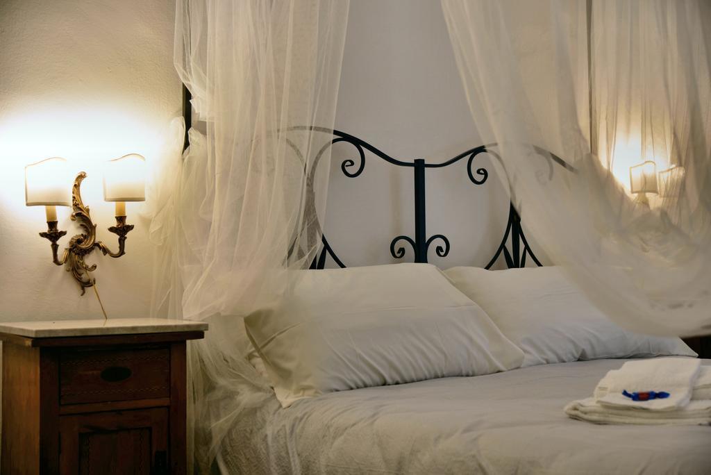 Real Teatro Umberto I Bed and Breakfast Palermo Exteriör bild