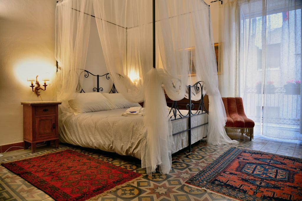 Real Teatro Umberto I Bed and Breakfast Palermo Exteriör bild